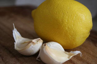 Hudhra-limon-liqueur-perfect-asistent-në-të trajtuar-varicose zgjerimin e venave