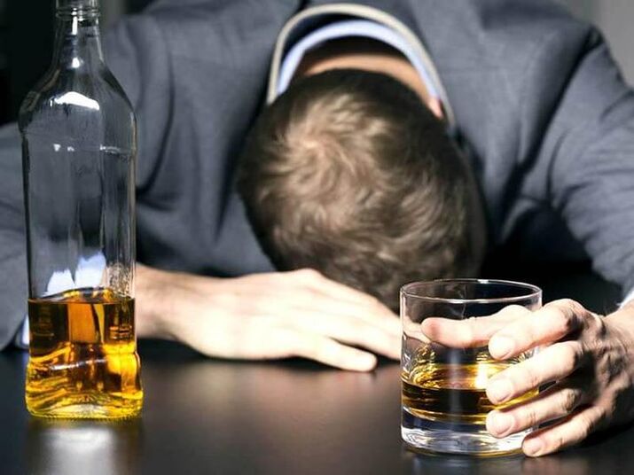 konsumimi i alkoolit si shkaktar i venave me variçe